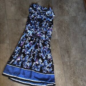 White House Black Market Blue Floral dress with Sleeveless Design